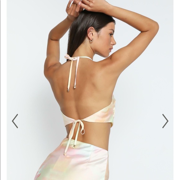 SHOWPO - Halter top, open back - IN YELLOW TIE DYE - Picture 2 of 7